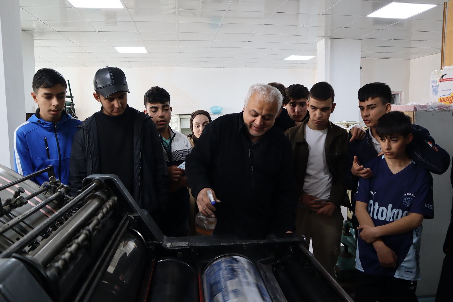 Afşin’de Öğrenciler Gazete Baskı Sürecini Yerinde Gözlemledi (23)