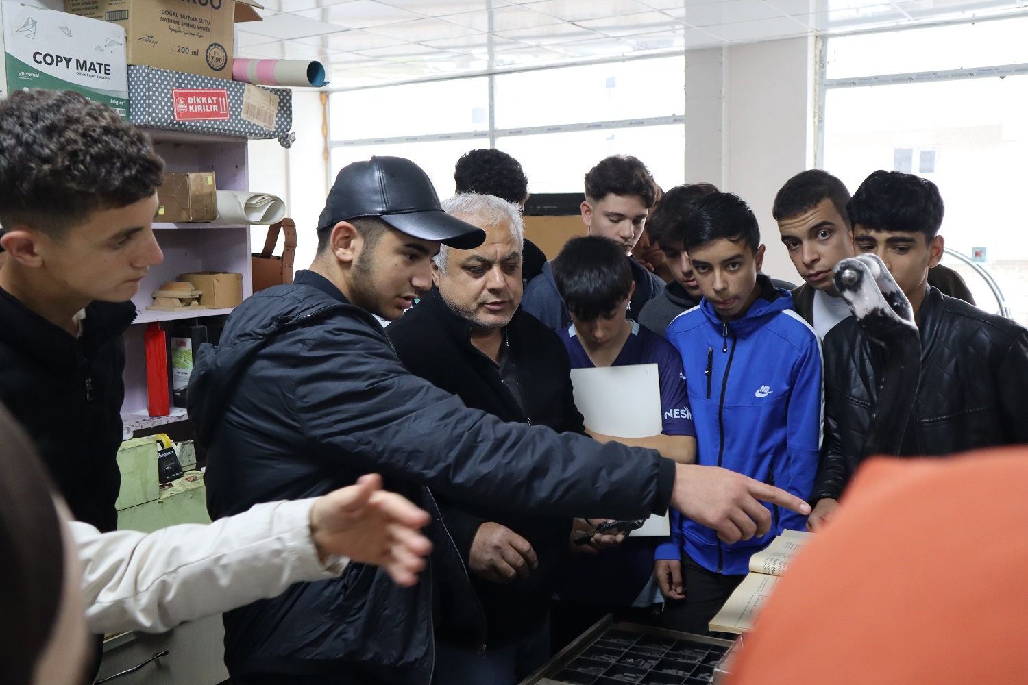 Afşin’de Öğrenciler Gazete Baskı Sürecini Yerinde Gözlemledi (8)