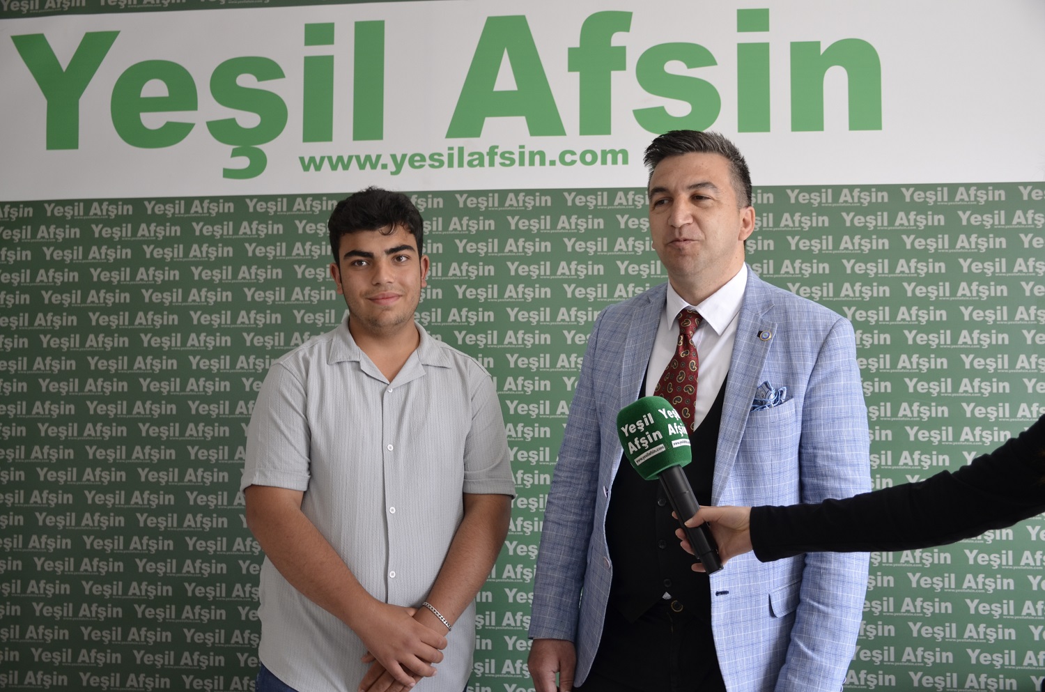 Afşinli Genç Yazar Yusuf Emre Gül’e Bilgisayar Desteği (3)