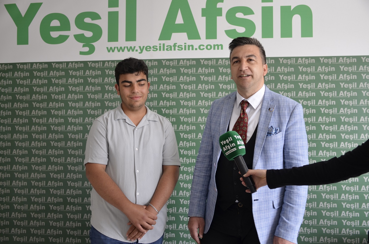 Afşinli Genç Yazar Yusuf Emre Gül’e Bilgisayar Desteği (4)