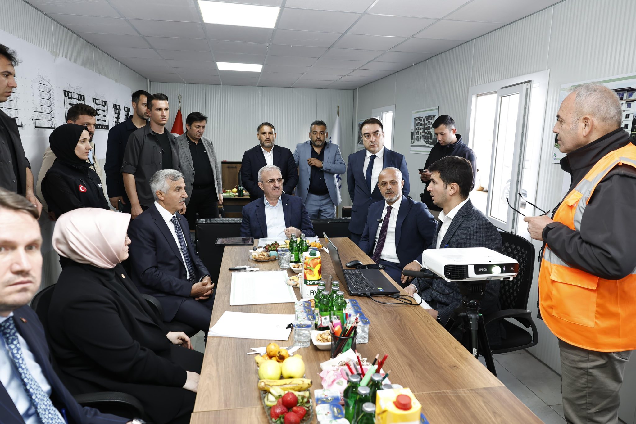 Bakan Yardımcısı Karaloğlu Ve Vali Ünlüer Afşin’de Toki̇ Konutlarını İnceledi