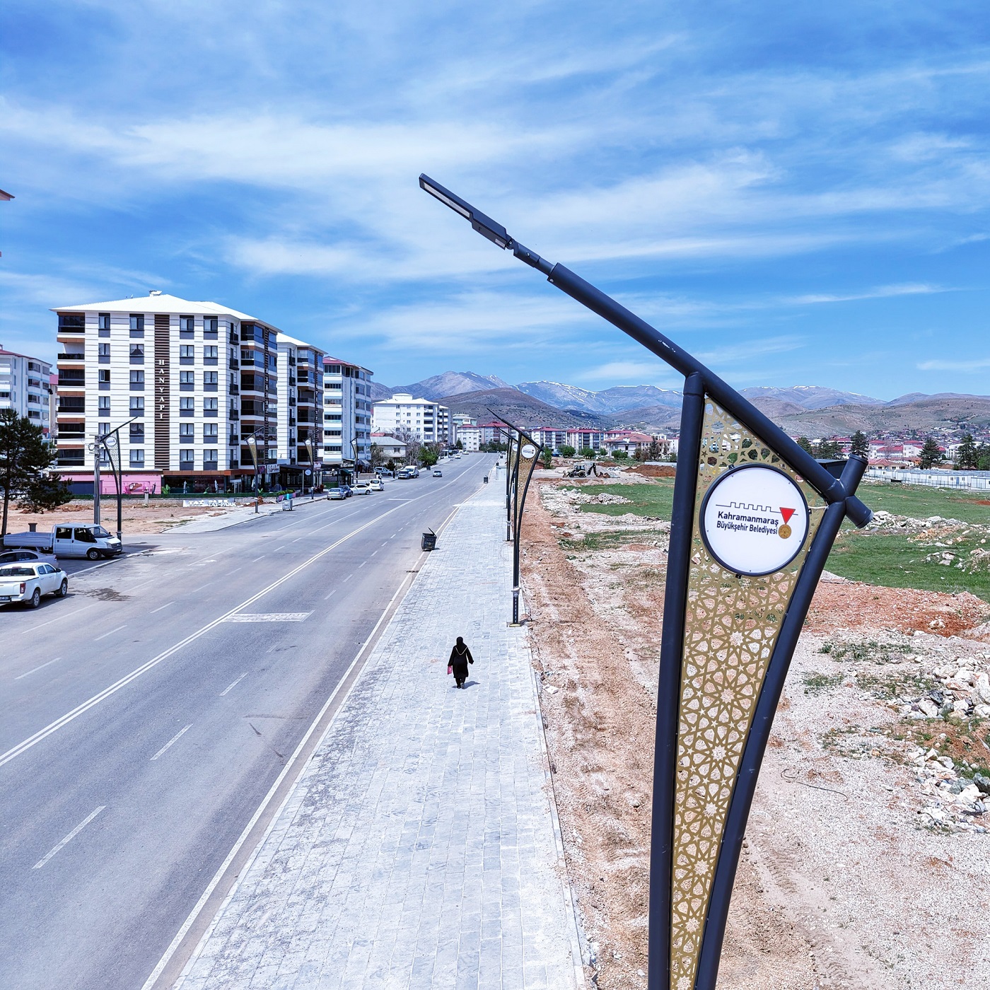 Büyükşehir Afşin’de Şehit Fırat Yılmaz Çakıroğlu Caddesi’ni Yeniledi (3)
