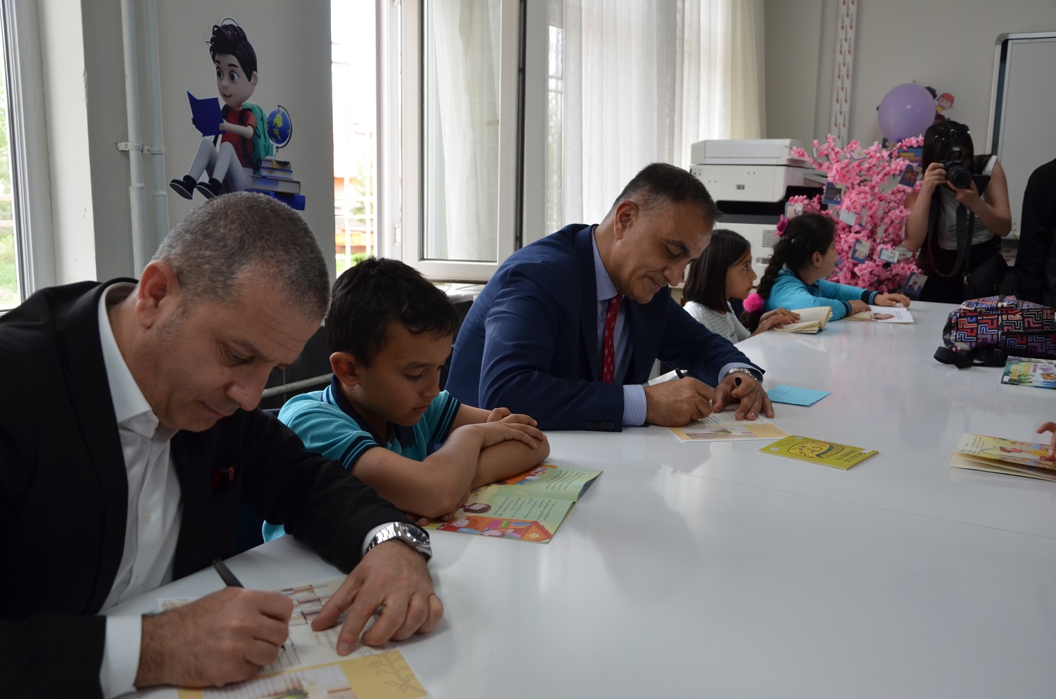 Çobanbeyli Cumhuriyet Ortaokuluna Yaren Çocuk Kütüphanesi Açıldı (13)