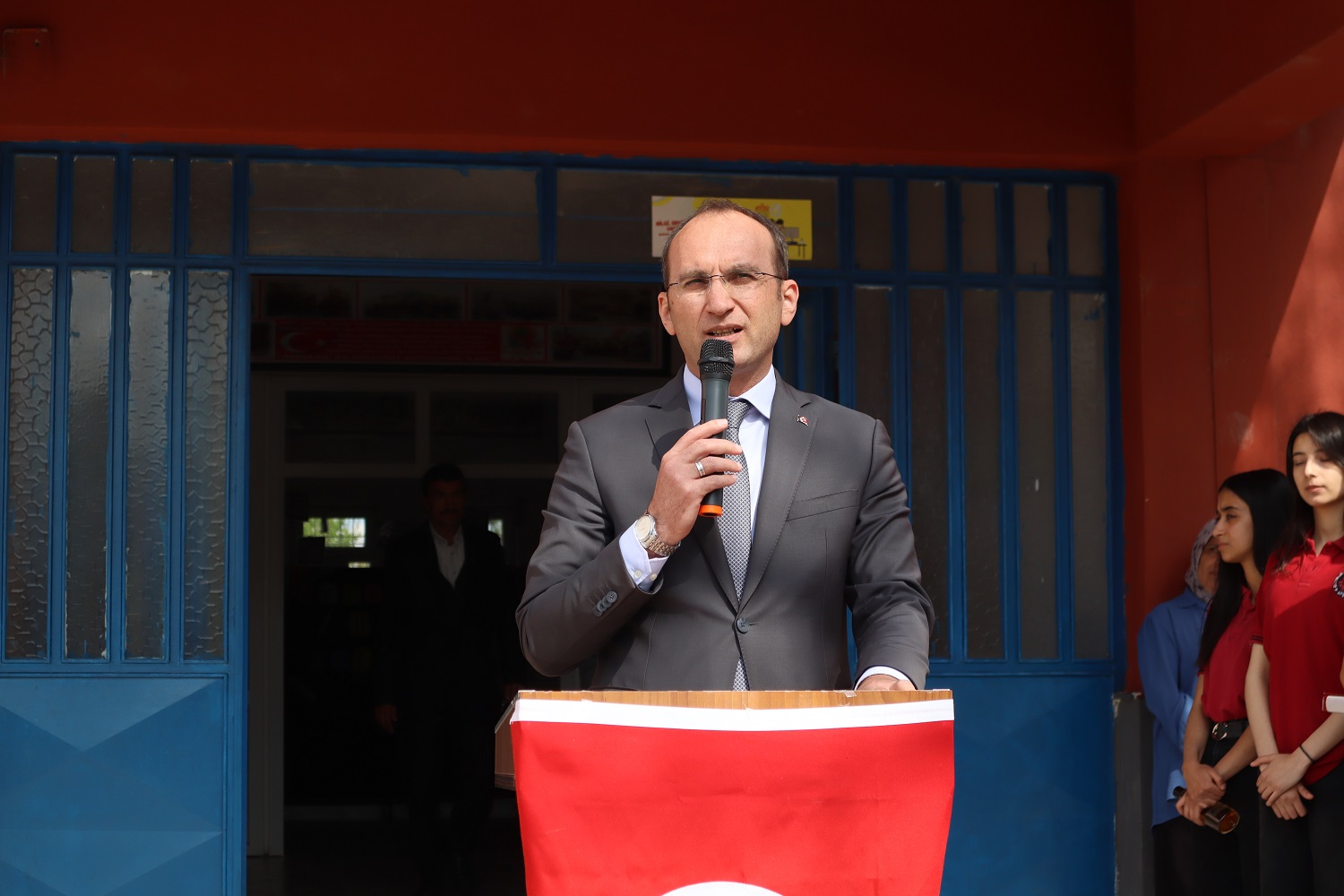 Çobanbeyli Cumhuriyet Ortaokuluna Yaren Çocuk Kütüphanesi Açıldı (18)
