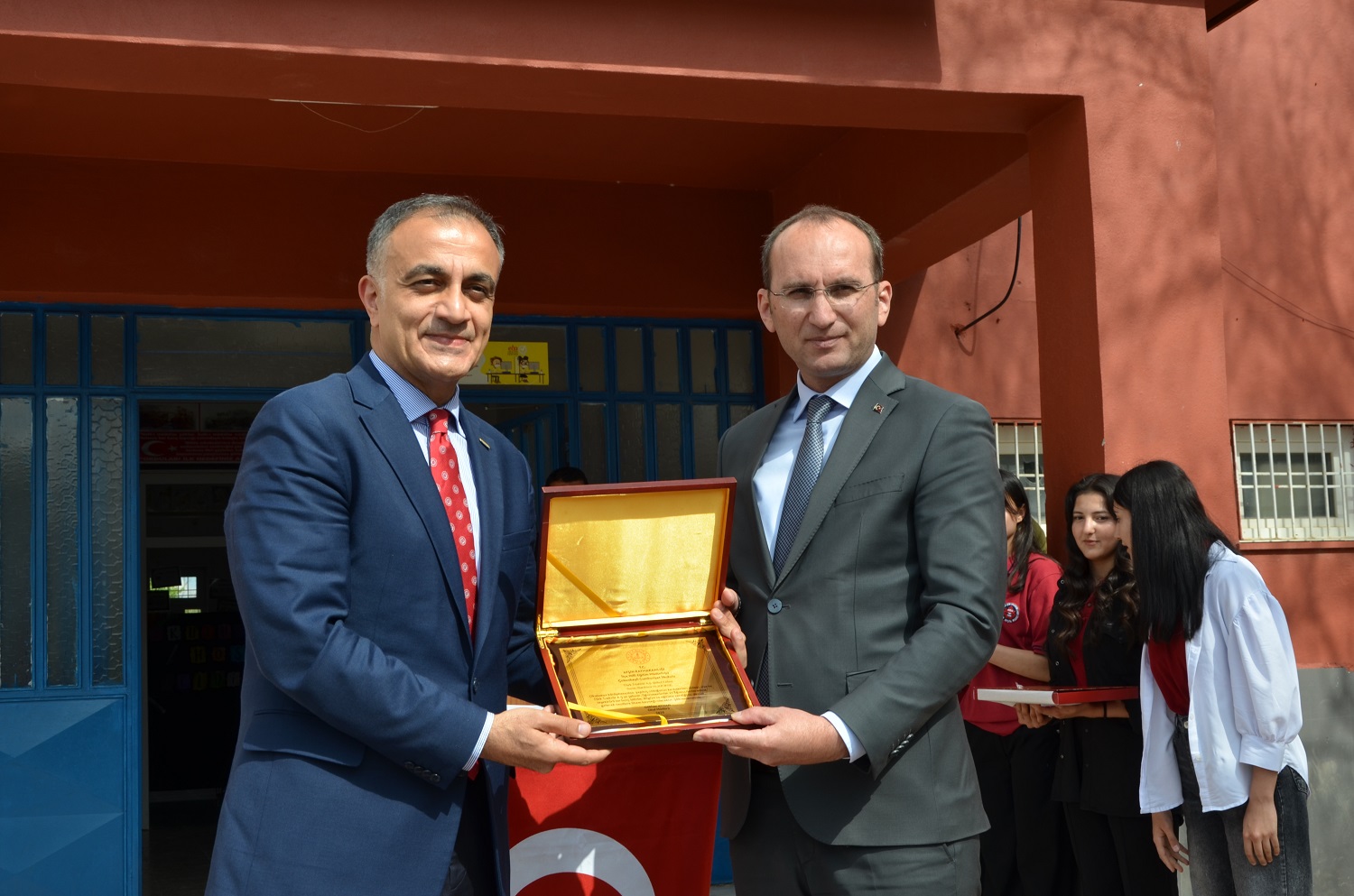 Çobanbeyli Cumhuriyet Ortaokuluna Yaren Çocuk Kütüphanesi Açıldı (9)