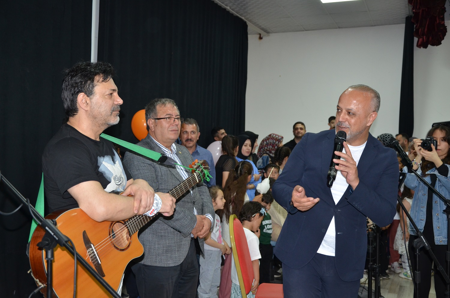 Çocuk Sanatçısı Onur Erol, Afşin’de Miniklerle Buluştu (11)