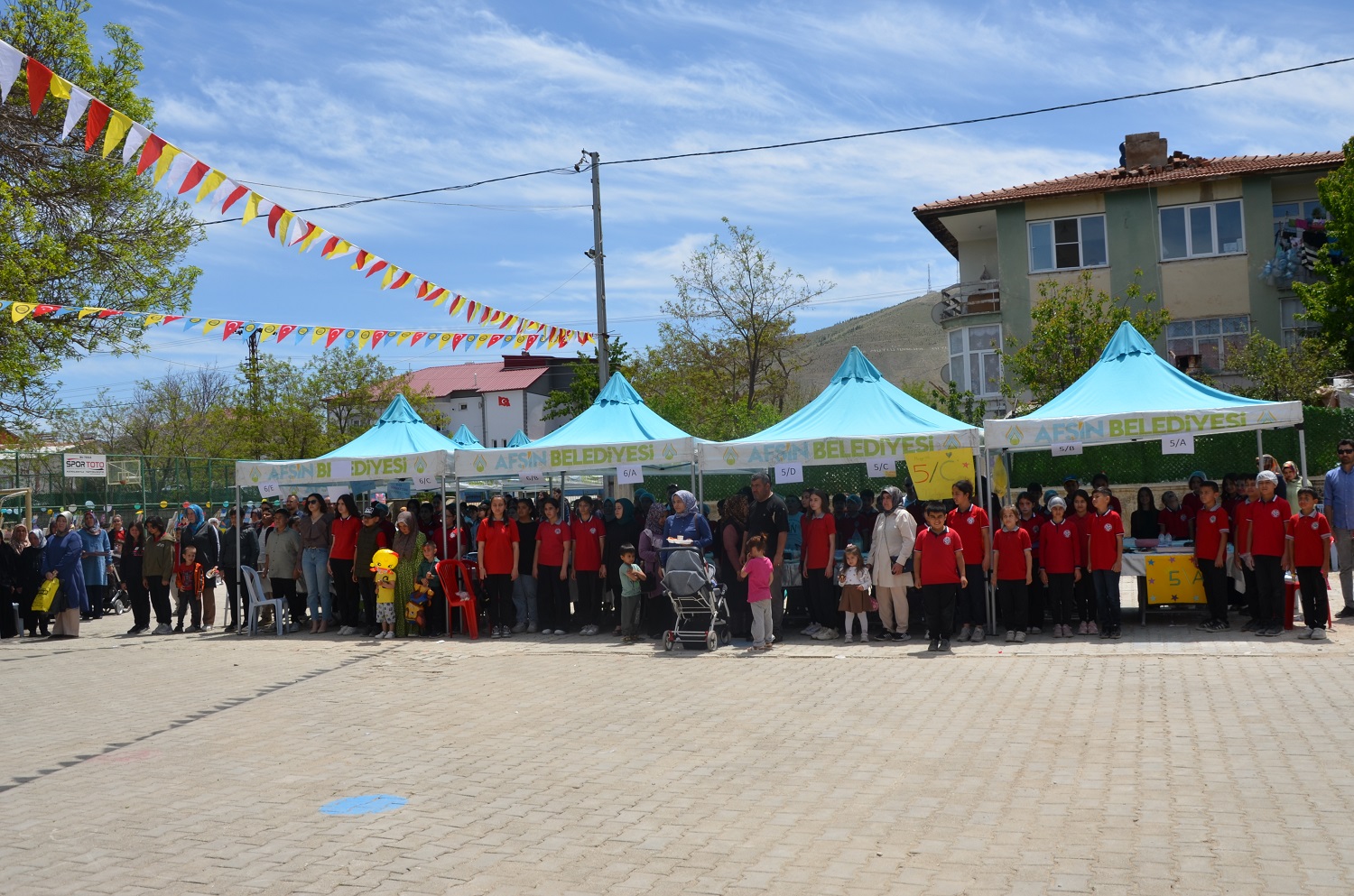 Cumhuriyet Ortaokulu'nda Bahar Şenliği Coşkuyla Kutlandı (10)
