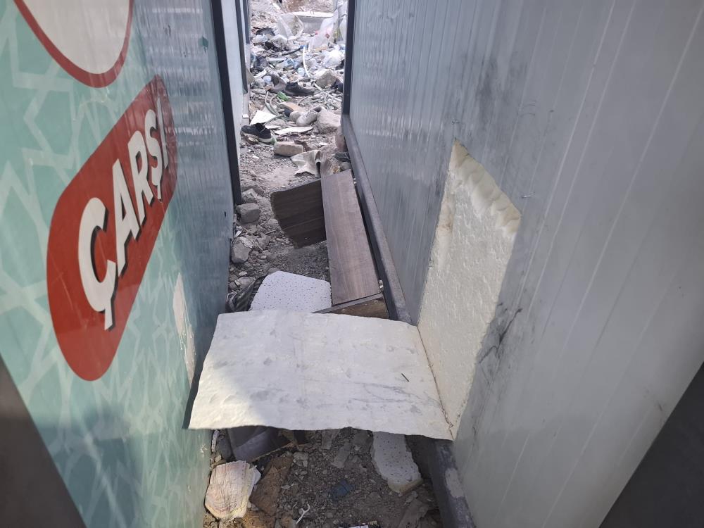 Depremzede Esnafın Konteyneri Soyuldu 10 Dakikada 500 Bin Tl Zarar 2