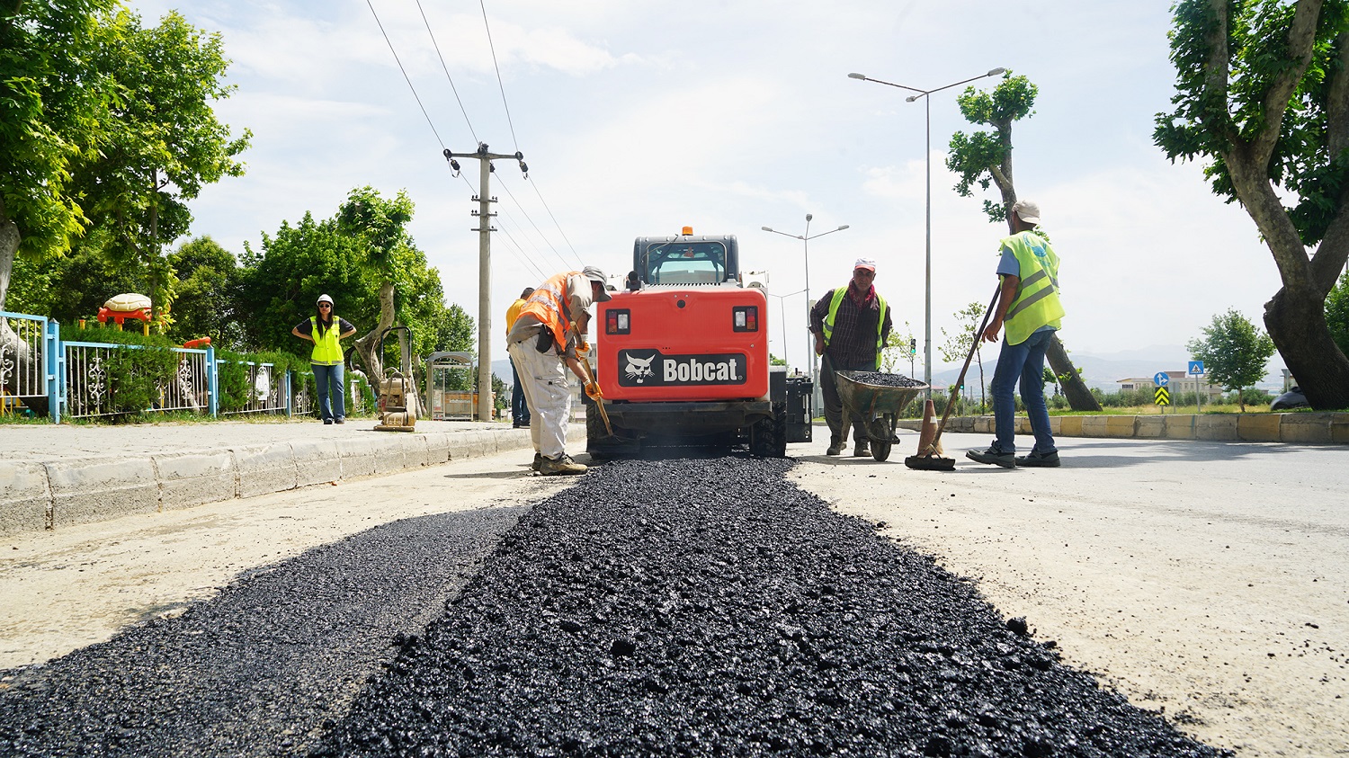 Dulkadiroğlu’nda Altyapısı Tamamlanan Yollar Asfaltlanıyor (2)
