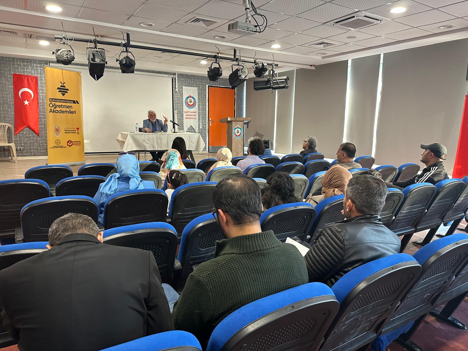 Edebiyat Akademisi'nde Adem Turan Ile Üçleme Söyleşisi Düzenlendi2