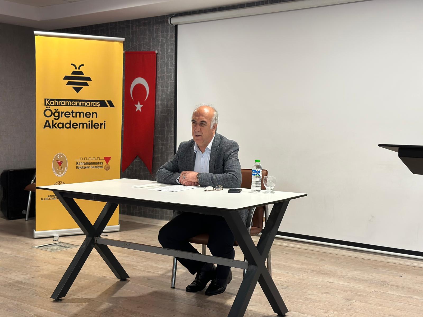 Edebiyat Akademisi’nde Söyleyişi Düzenle