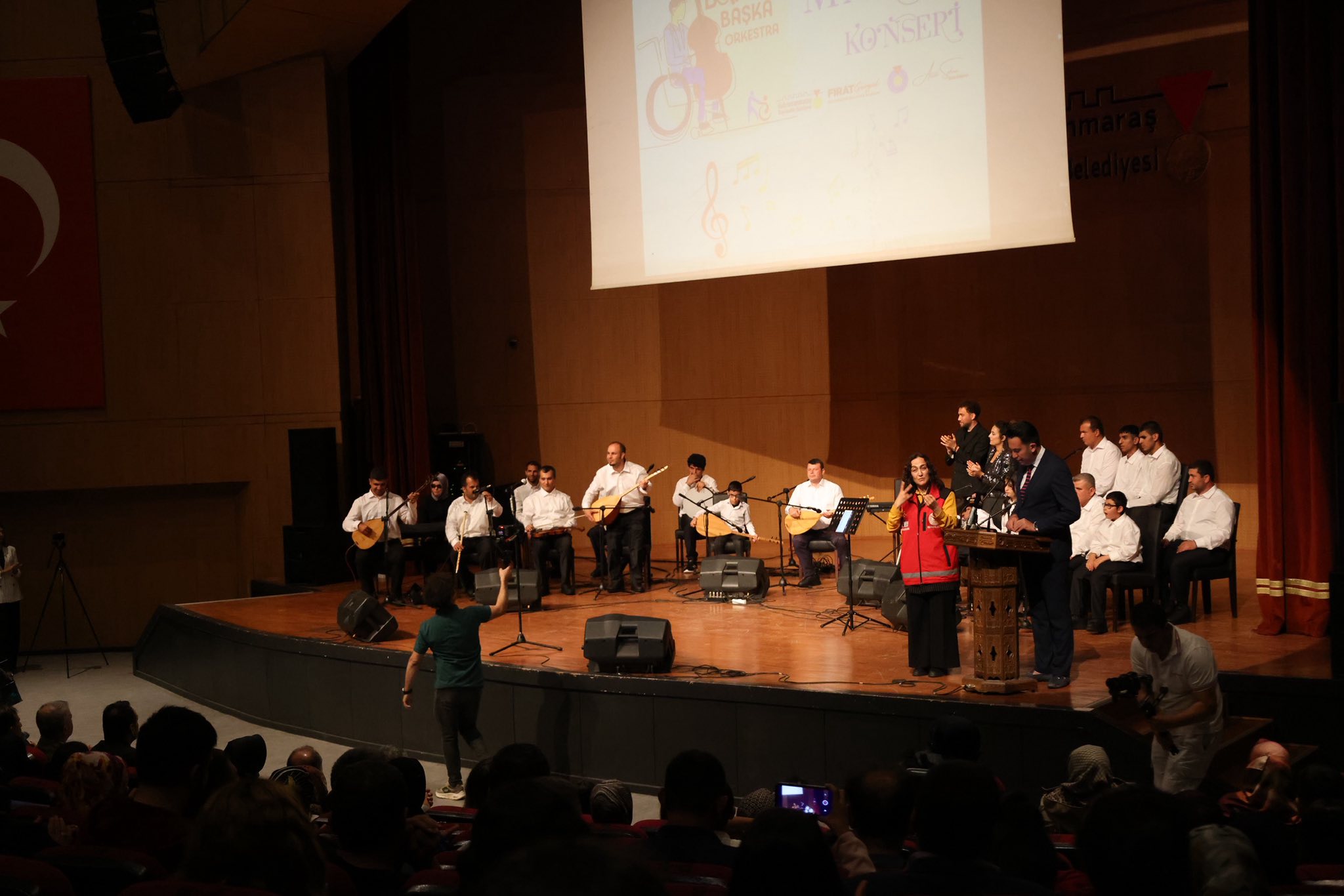 Eğitim Merkezi Kursiyerleri, “Bir Başka Orkestra Bir Başka Maraş” Konserine Katıldı2