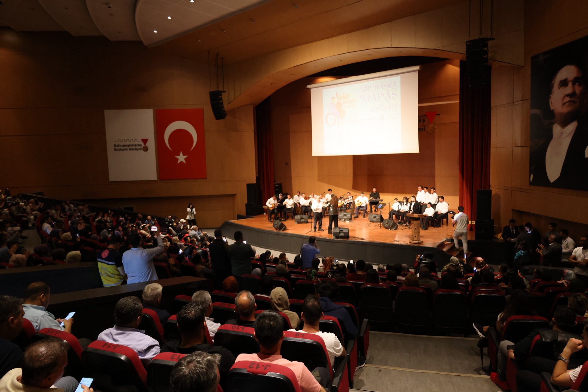 Eğitim Merkezi Kursiyerleri, “Bir Başka Orkestra Bir Başka Maraş” Konserine Katıldı4