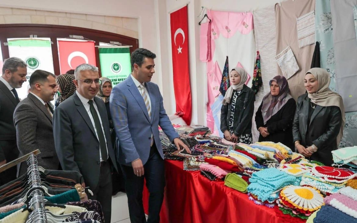 Elbistan’da Hulusi Efendi Vakfı’nın Hayır Çarşısı Açıldı (2)