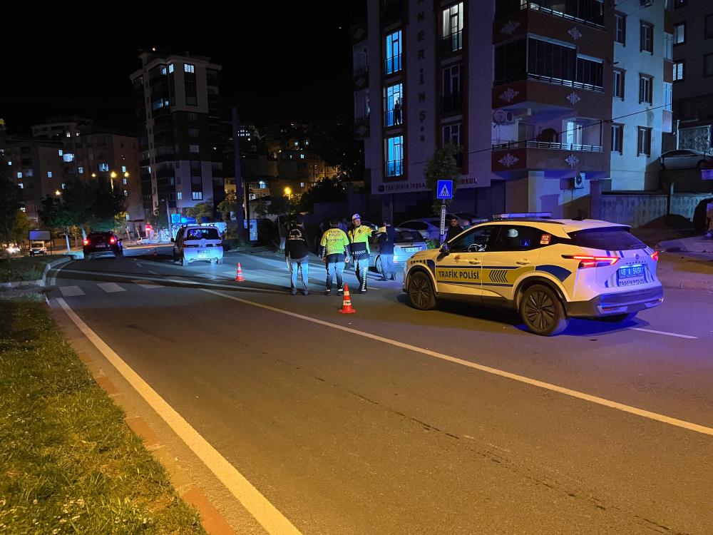 Hafif Ticari Araç Anne Ve Kızına Çarptı 2