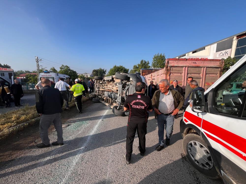 İşçi Servisi Ile Otomobil Çarpıştı 12 Yaralı