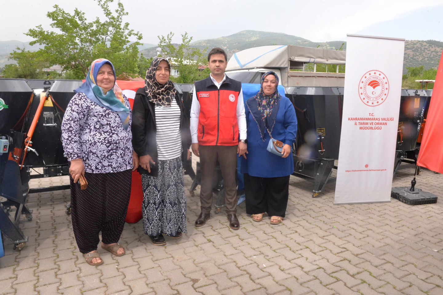 Kahramanmaraş'ta Depremzede Hayvancılara Yem Karma Makinesi Desteği4