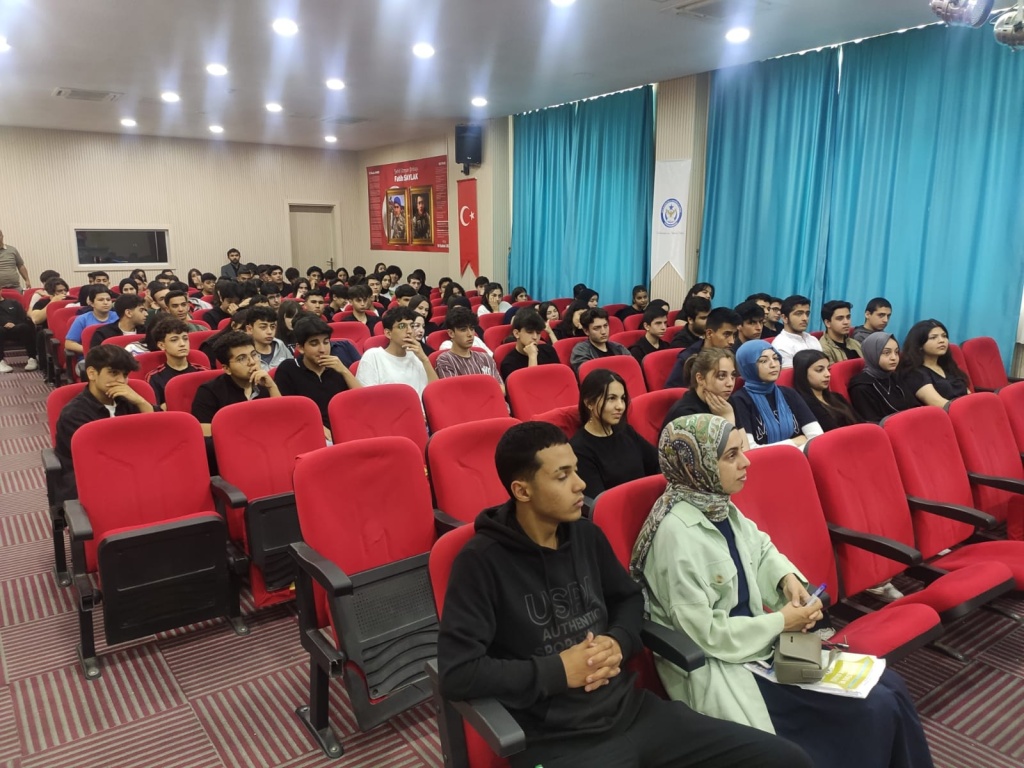 Kahramanmaraş’ta Prof. Dr. Yasemin Korkmaz Öğrencilerle Buluştu