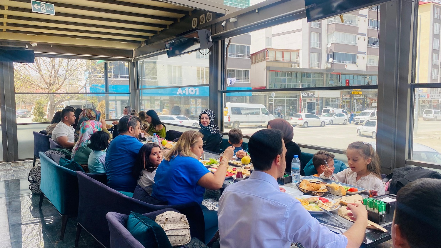 Karaoğlan Koleji’nden Anneler Günü’ne Özel Anlamlı Etkinlik (3)