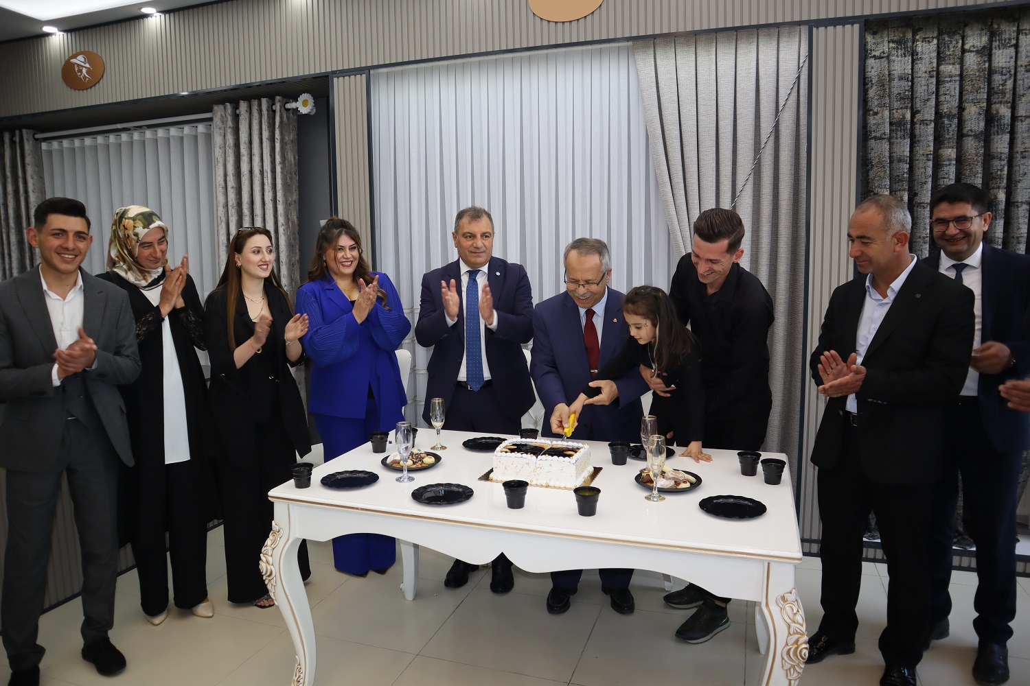 Madam Hera Gelinlik Ve Perde Mağazası Açıldı (12)