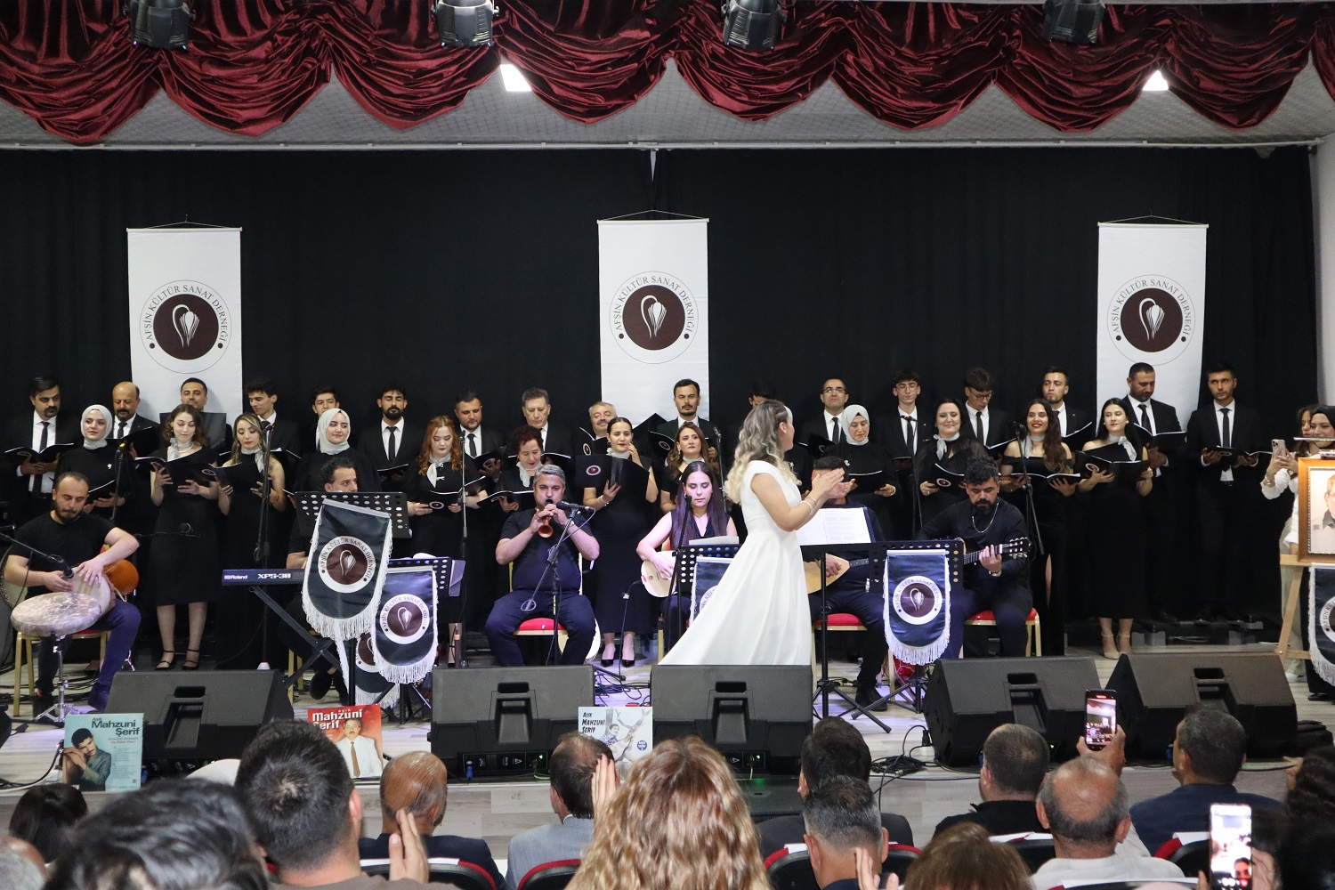 Mahzuni Şerif, Vefatının 23. Yılında Unutulmaz Bir Konserle Anıldı (12)