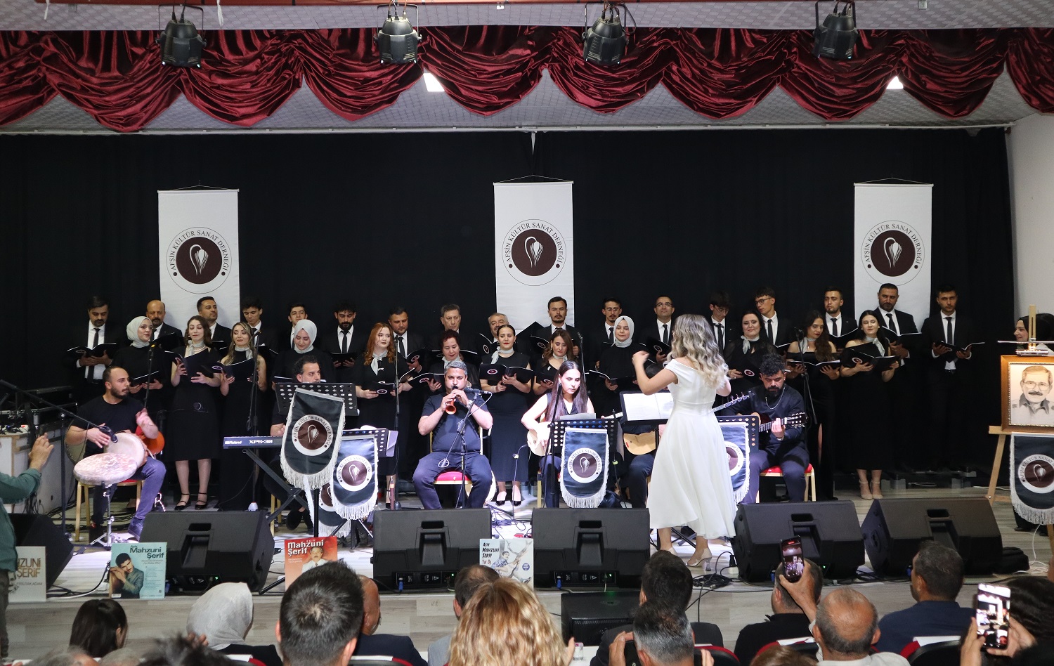 Mahzuni Şerif, Vefatının 23. Yılında Unutulmaz Bir Konserle Anıldı (13)