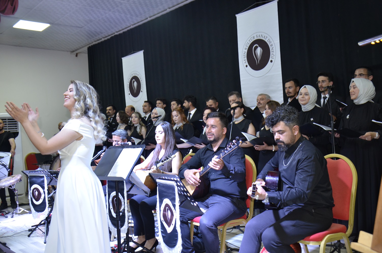 Mahzuni Şerif, Vefatının 23. Yılında Unutulmaz Bir Konserle Anıldı (22)