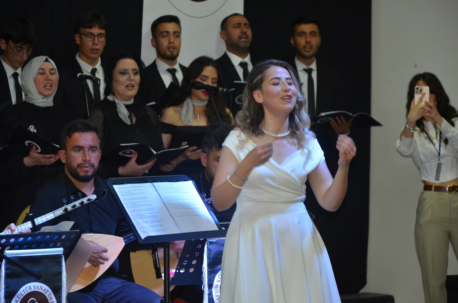 Mahzuni Şerif, Vefatının 23. Yılında Unutulmaz Bir Konserle Anıldı (3)