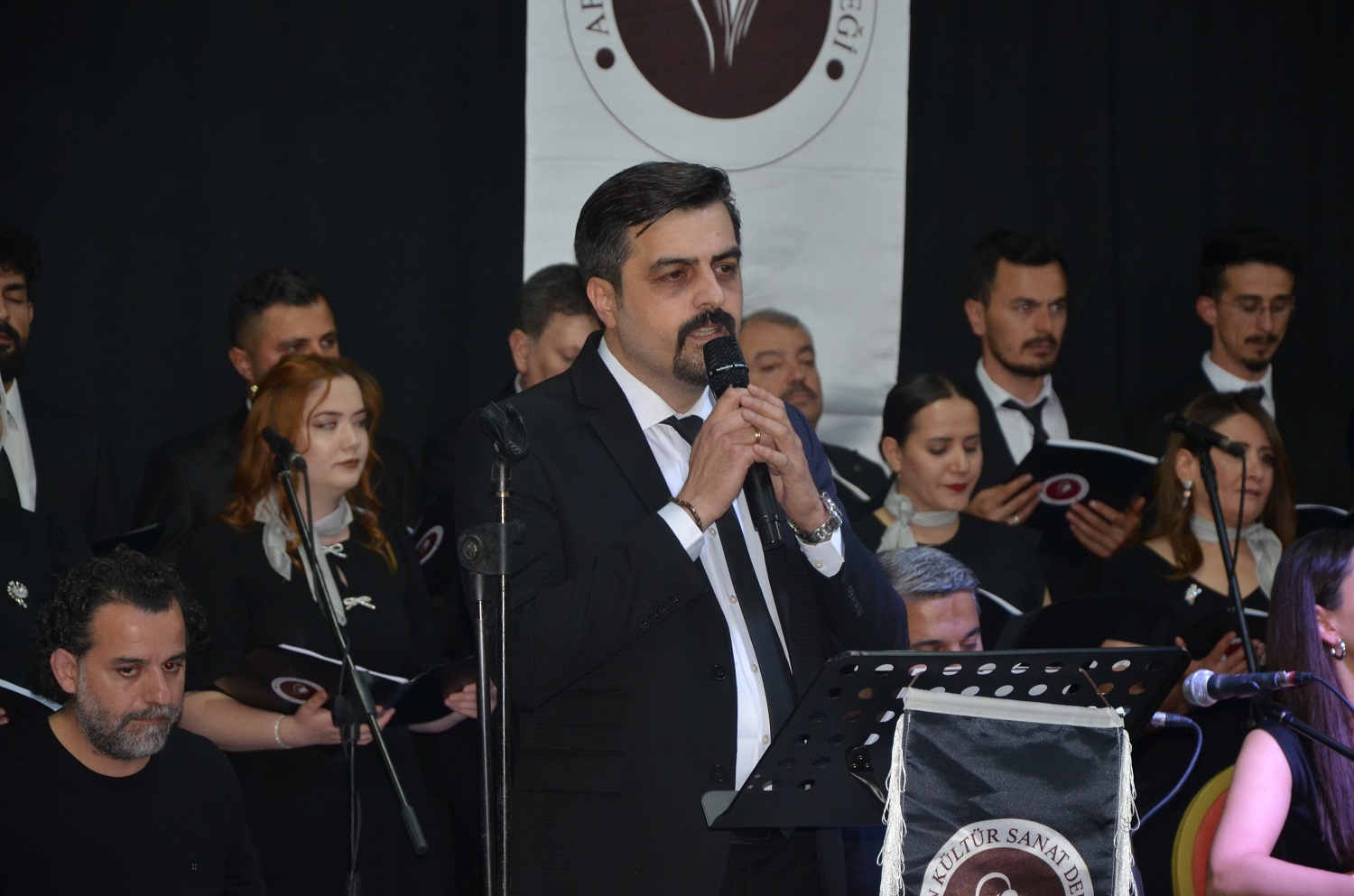 Mahzuni Şerif, Vefatının 23. Yılında Unutulmaz Bir Konserle Anıldı (30)