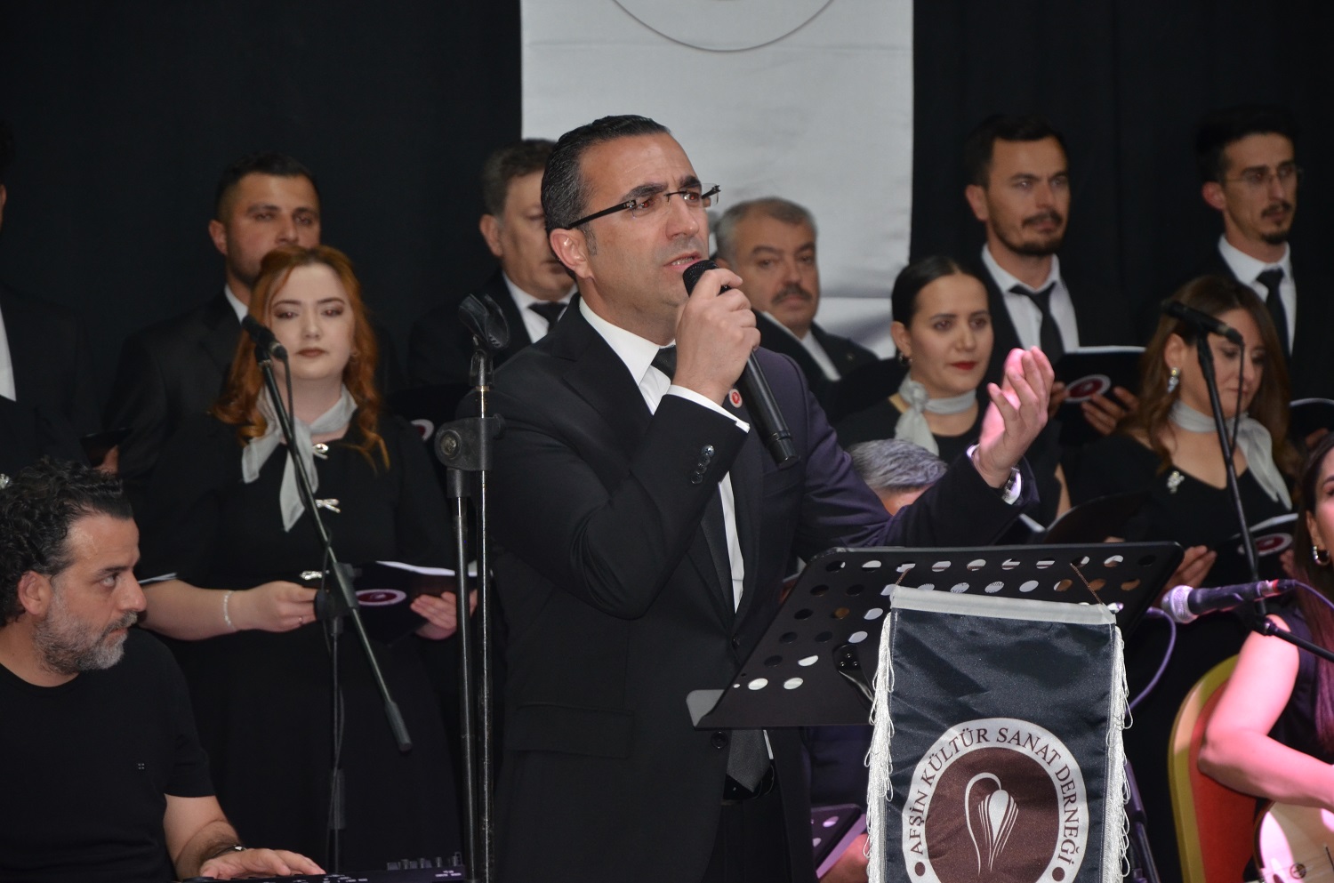 Mahzuni Şerif, Vefatının 23. Yılında Unutulmaz Bir Konserle Anıldı (31)