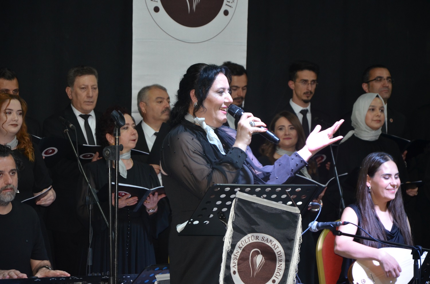 Mahzuni Şerif, Vefatının 23. Yılında Unutulmaz Bir Konserle Anıldı (4)