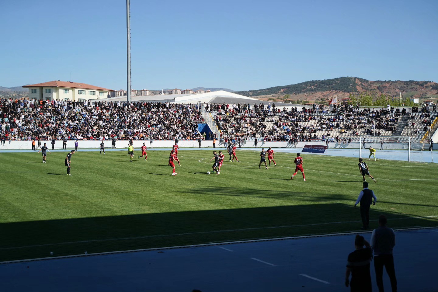 Milletvekili Debgici, Play Off Maçını Tribünden İzledi2