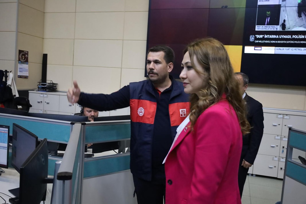 Milletvekili Dora, 112 Acil Çağrı Merkezi'ni Gece Yarısı Ziyaret Etti3