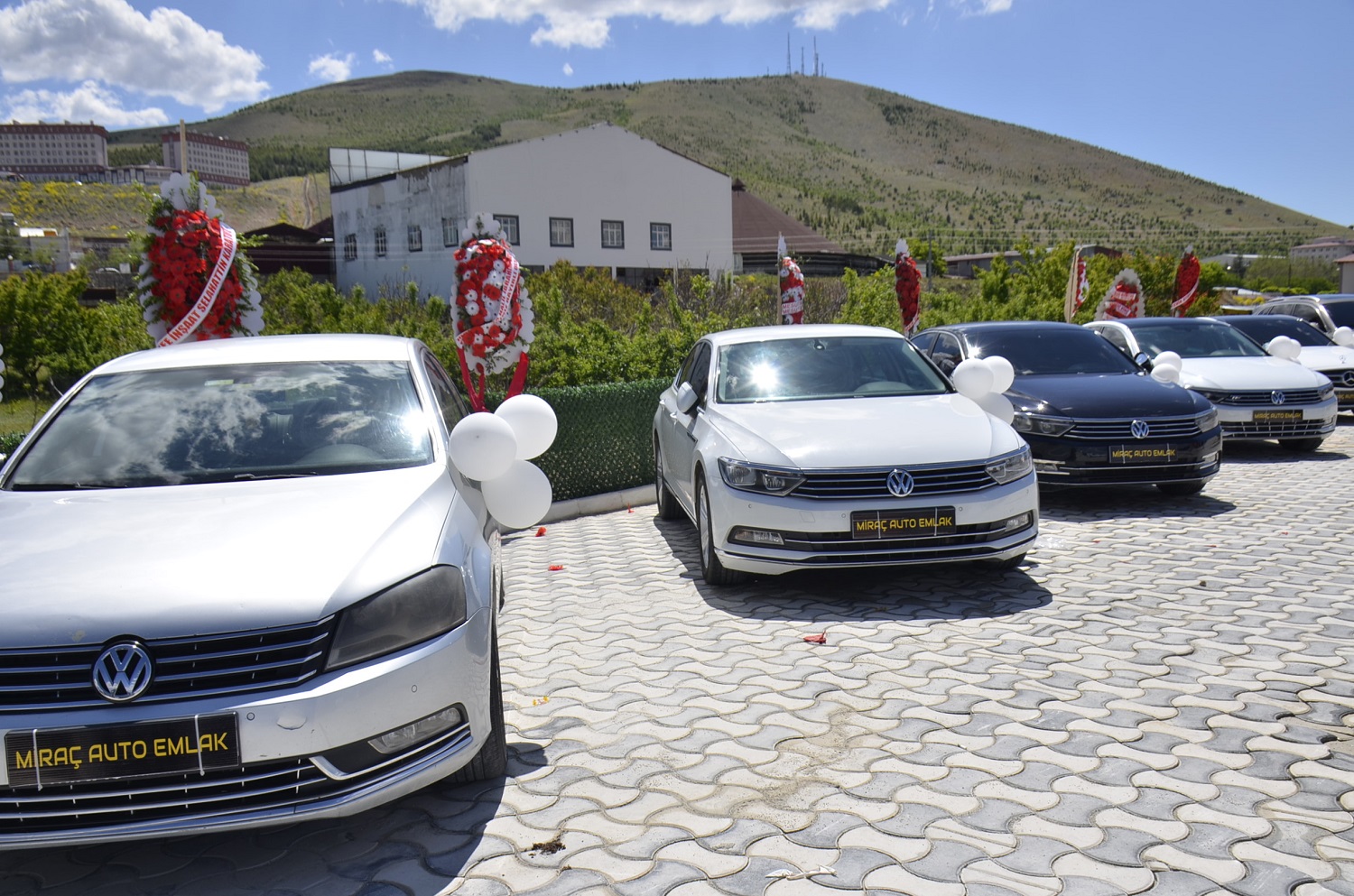 Miraç Auto Ve Emlak Görkemli Bir Açılışla Hizmete Başladı (1)
