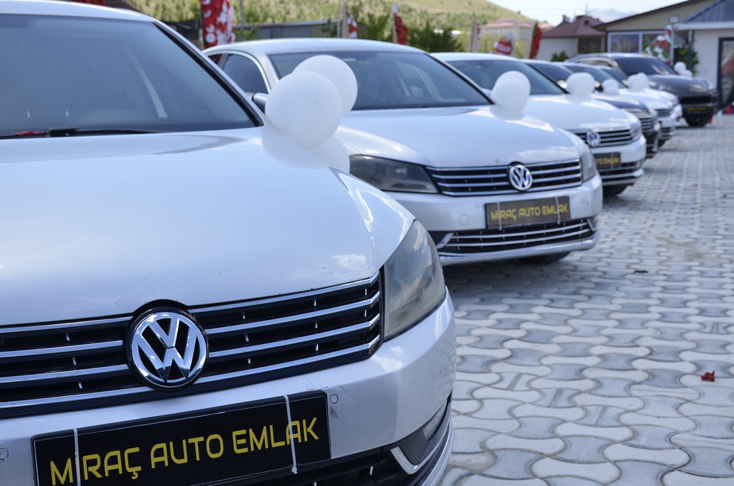 Miraç Auto Ve Emlak Görkemli Bir Açılışla Hizmete Başladı (3)