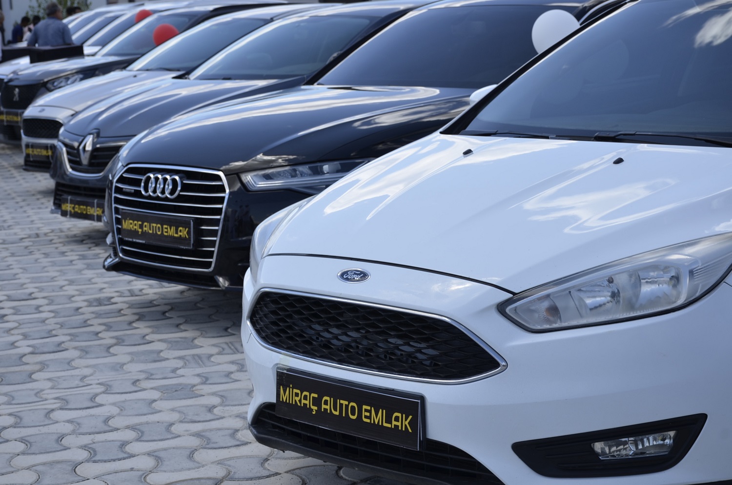 Miraç Auto Ve Emlak Görkemli Bir Açılışla Hizmete Başladı (4)