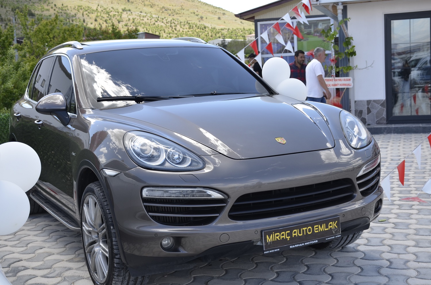 Miraç Auto Ve Emlak Görkemli Bir Açılışla Hizmete Başladı (5)