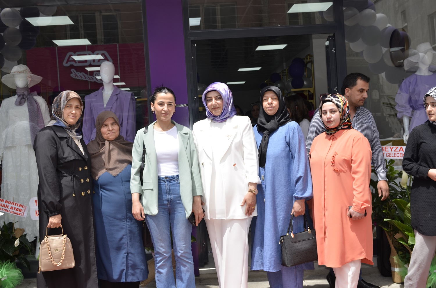 Miss Trendd Giyim Mağazası Afşin’de Hizmete Açıldı (12)