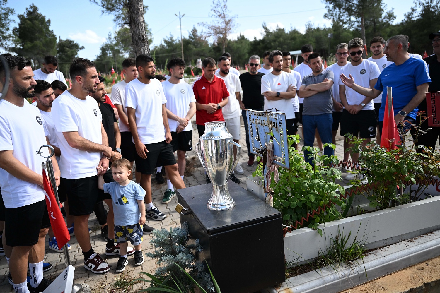 Nesine 2. Lig'e Yükselen İstiklalspor, Bu Başarıyı Depremde Kaybettikleri Futbolcu Arkadaşlarına Adadı (10)