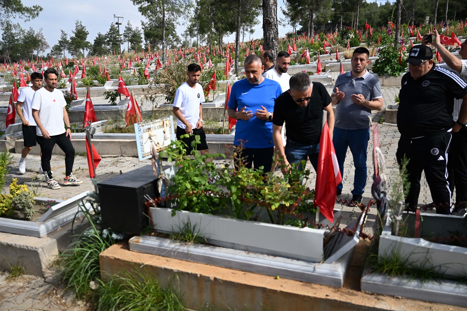 Nesine 2. Lig'e Yükselen İstiklalspor, Bu Başarıyı Depremde Kaybettikleri Futbolcu Arkadaşlarına Adadı (5)