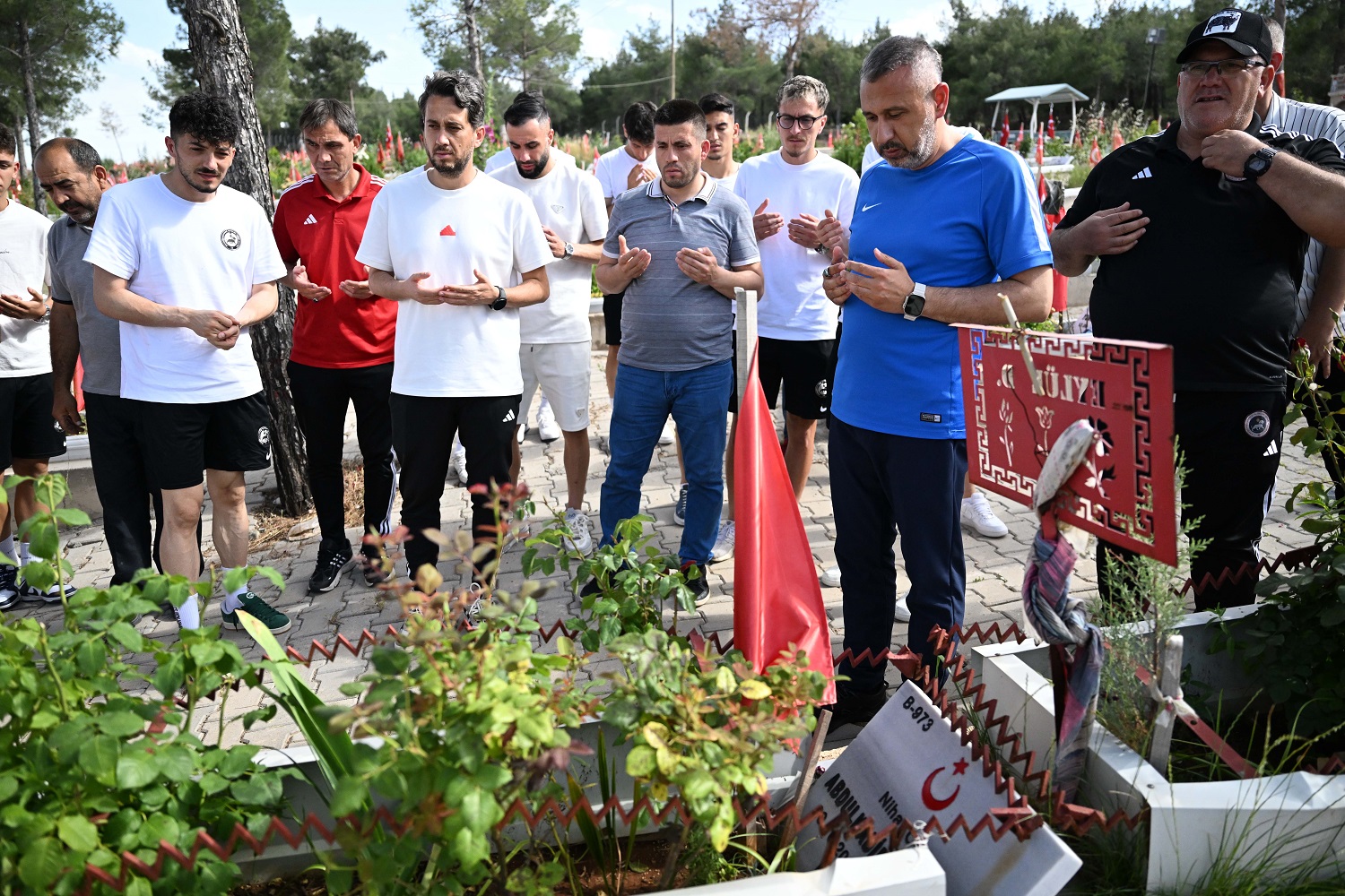 Nesine 2. Lig'e Yükselen İstiklalspor, Bu Başarıyı Depremde Kaybettikleri Futbolcu Arkadaşlarına Adadı (8)
