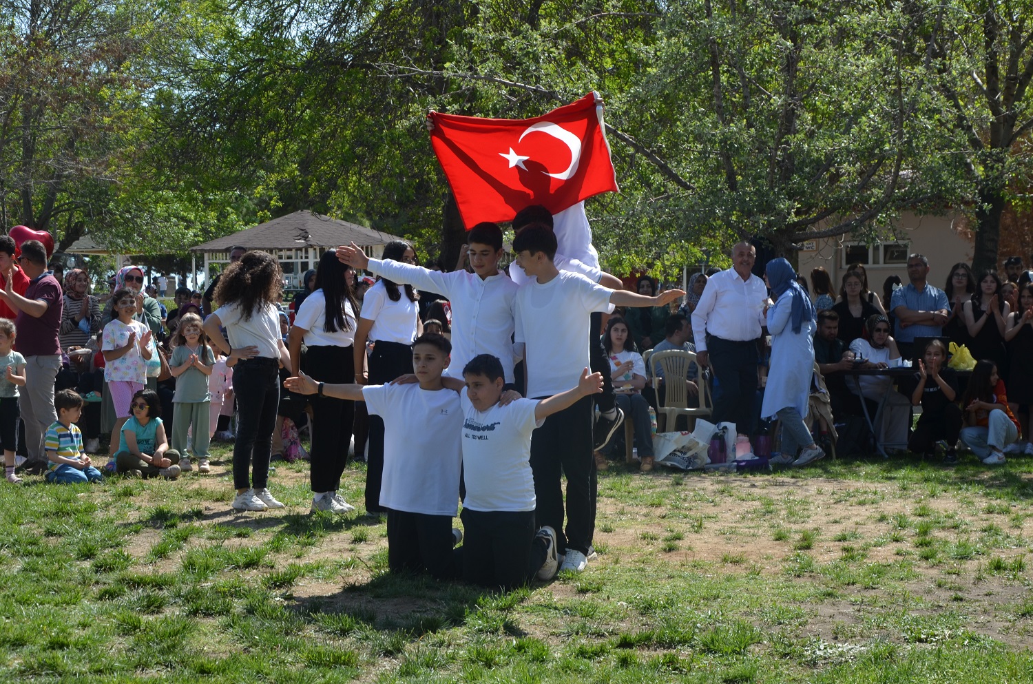 Ömer Karaoğlan Eğitim Kurumları’ndan Coşkulu 19 Mayıs Gençlik Festivali (10)