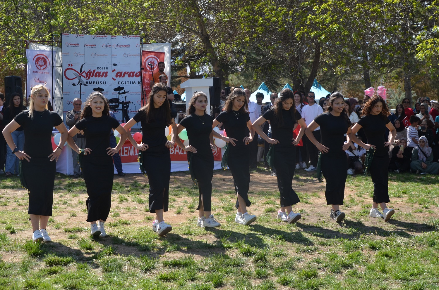 Ömer Karaoğlan Eğitim Kurumları’ndan Coşkulu 19 Mayıs Gençlik Festivali (13)