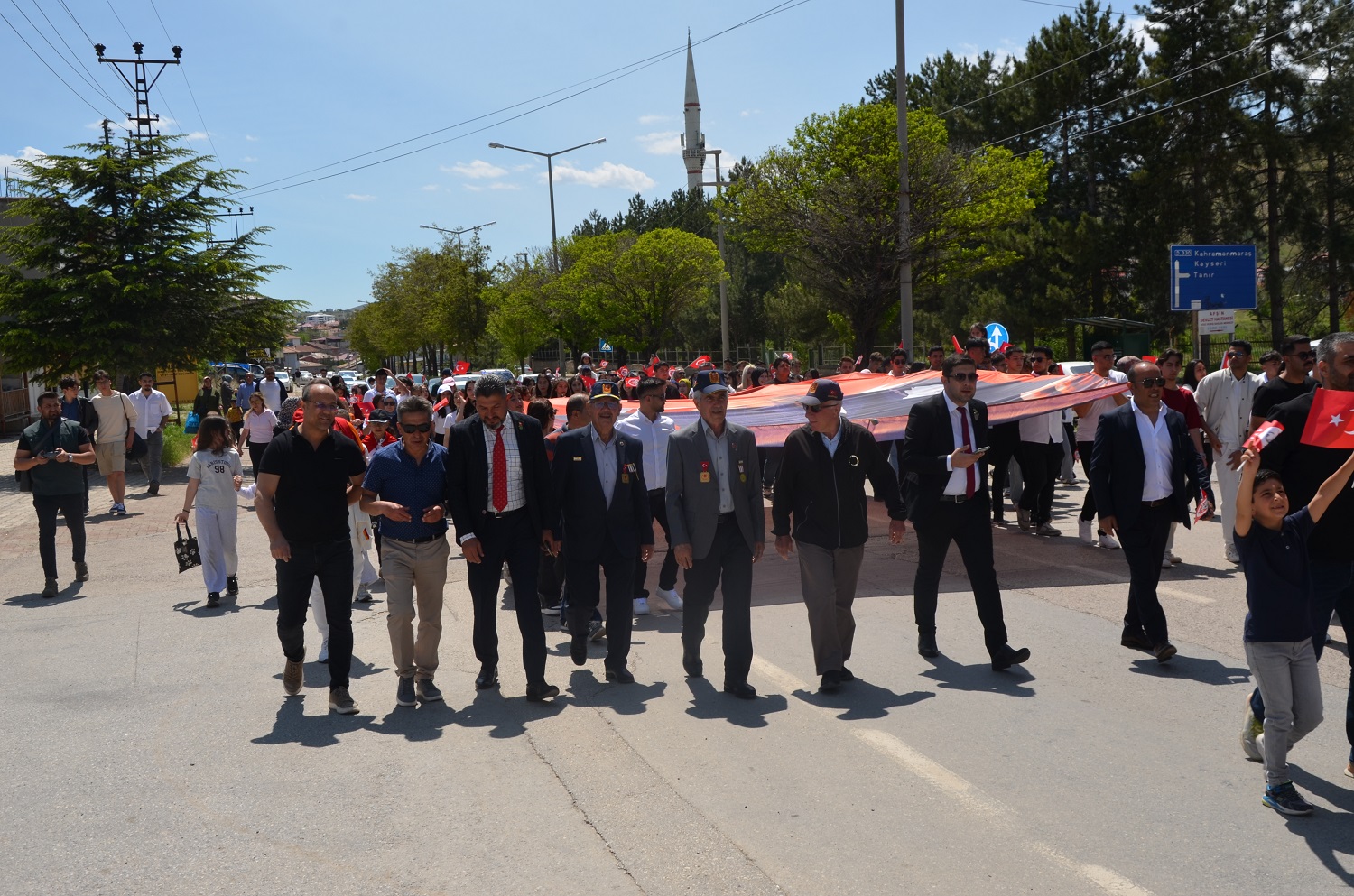 Ömer Karaoğlan Eğitim Kurumları’ndan Coşkulu 19 Mayıs Gençlik Festivali (18)