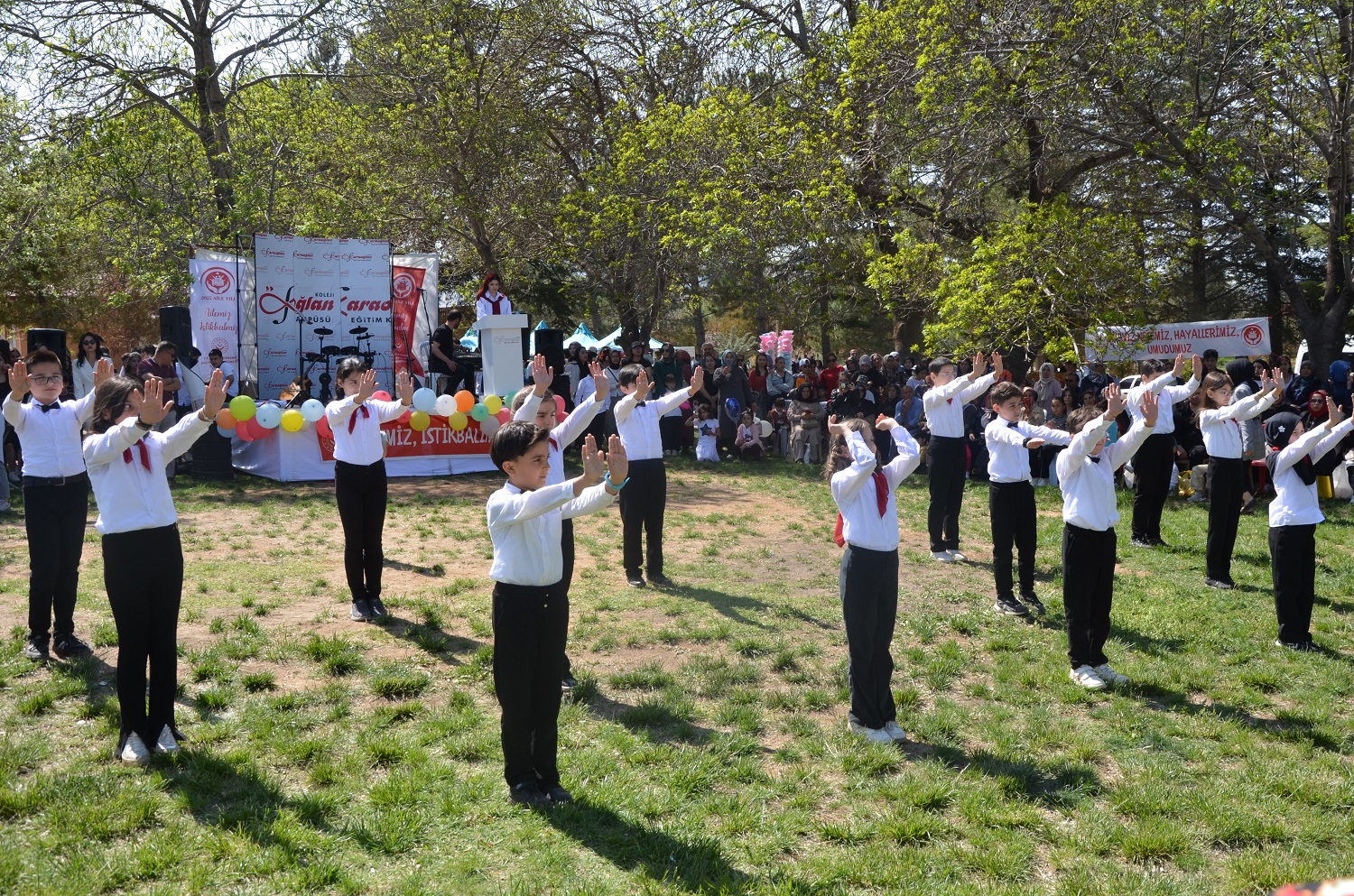 Ömer Karaoğlan Eğitim Kurumları’ndan Coşkulu 19 Mayıs Gençlik Festivali (8)