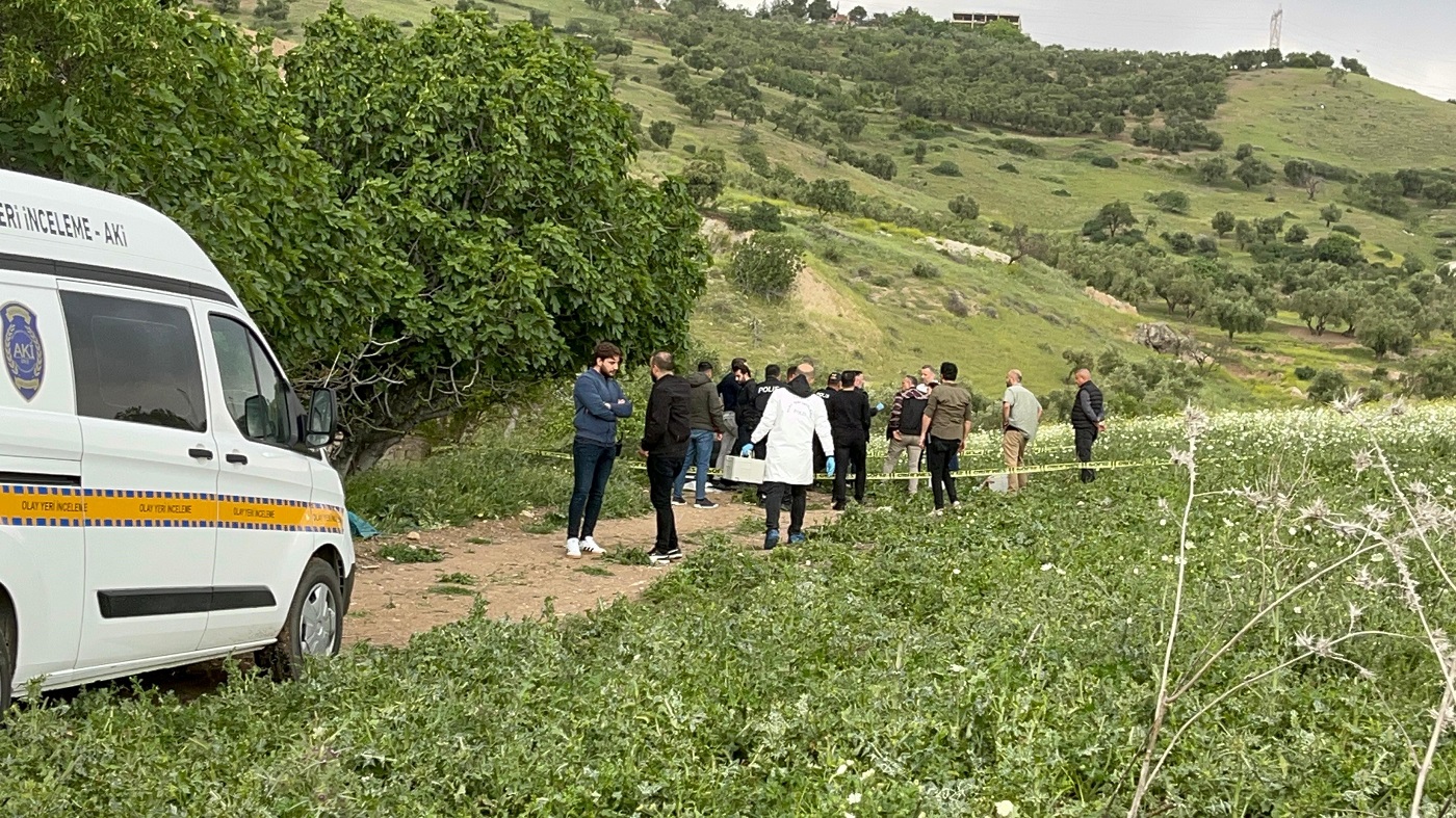 Otomobil İçerisinde Pompalı Tüfekle Öldürüldü (2)