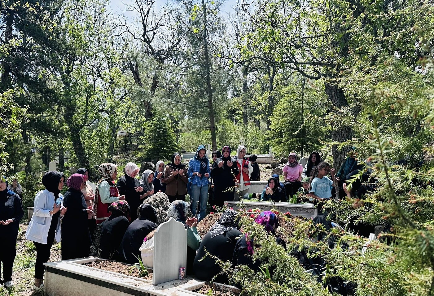 Sağlık Çalışanı Eser Karaca’nın Cenaze Törenine Yoğun Katılım (1)