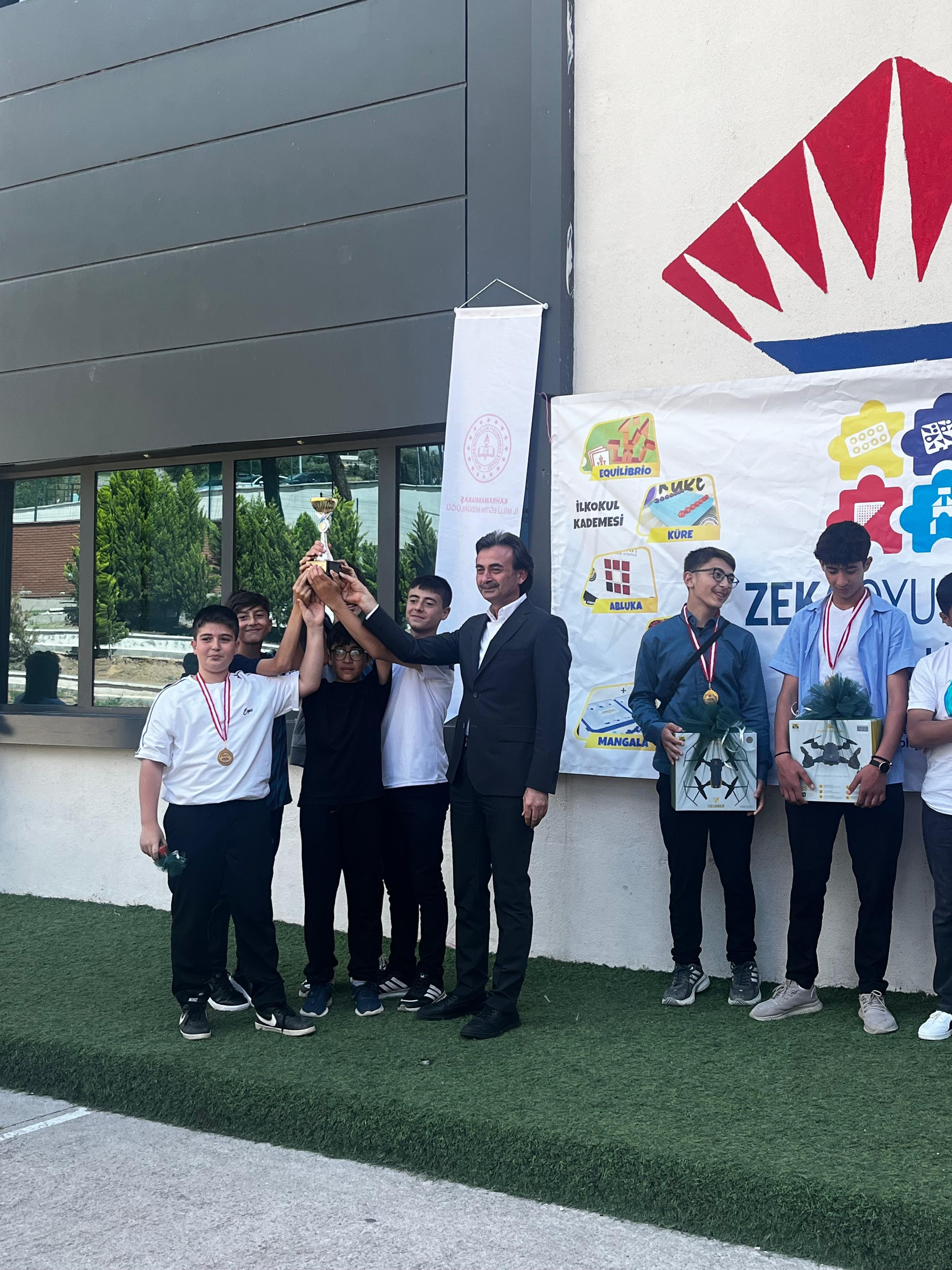 Toki̇ Eshab I Kehf Ortaokulu Takımı’ndan İl Üçüncülüğü1