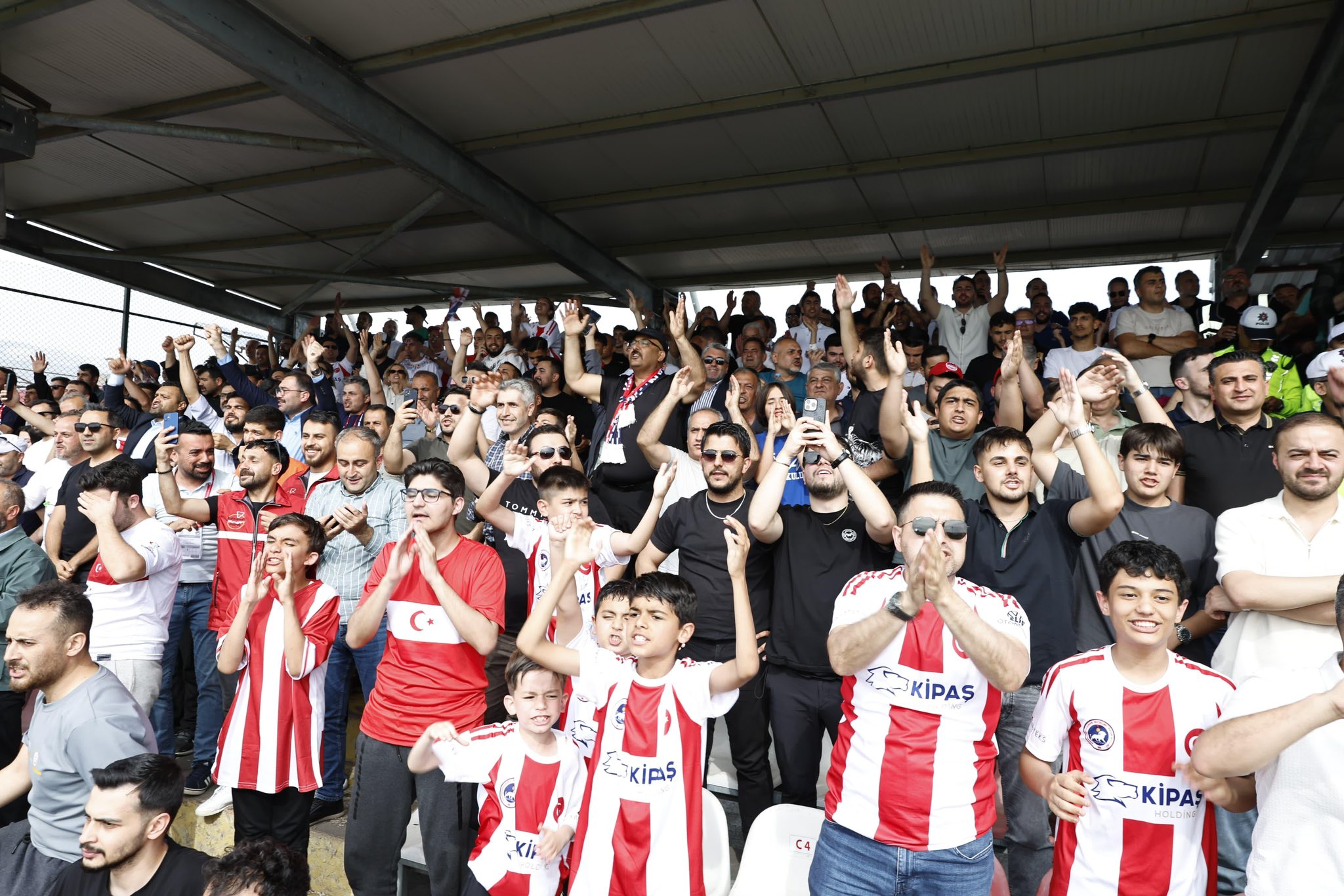 Vali Ünlüer, İstiklalspor Kırıkkalespor Müsabakasını İzledi2