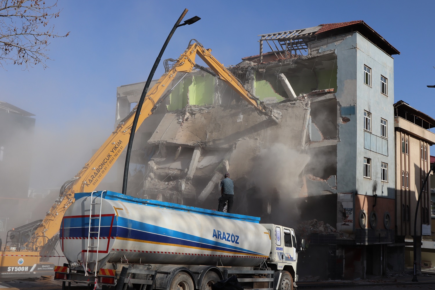 Yediler İş Merkezi’nin Kalan Bölümü De Yıkılıyor (10)
